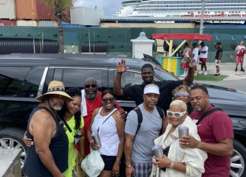 Private Taxi vs Car Rental in Nassau – Which Is Better for Tourists?